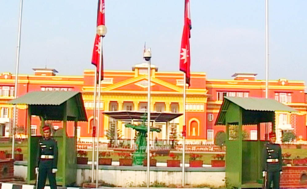 शीतलनिवास तोडफोड प्रकरणमा तीन युवा पक्राउ, चोरी भएका प्रिन्टर–राउटरसहित बरामद