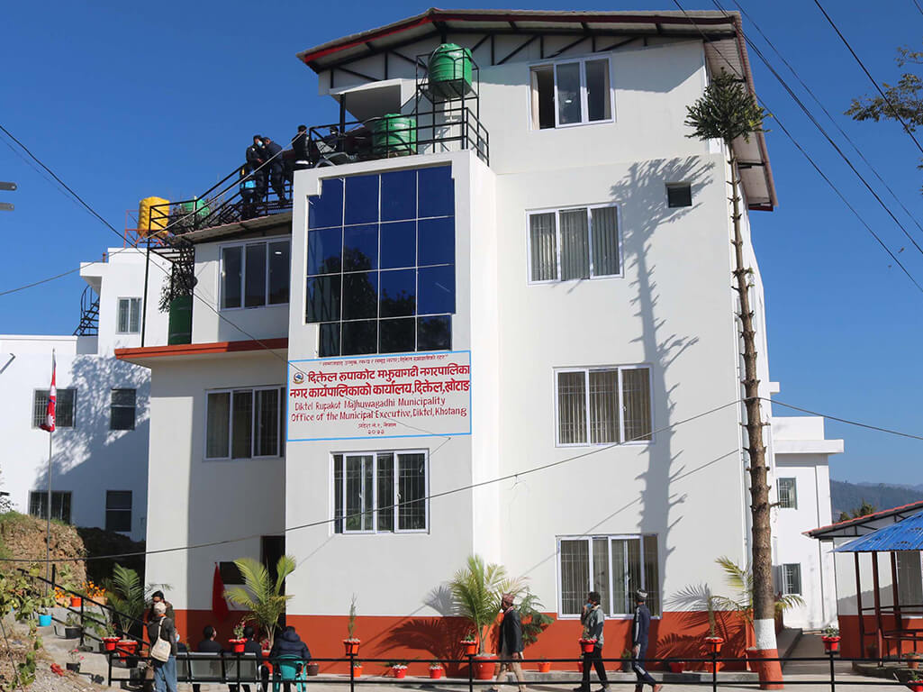 दिक्तेल रुपाकोट मझुवागढी नगरपालिका आफ्नै प्रशासनिक भवनमा