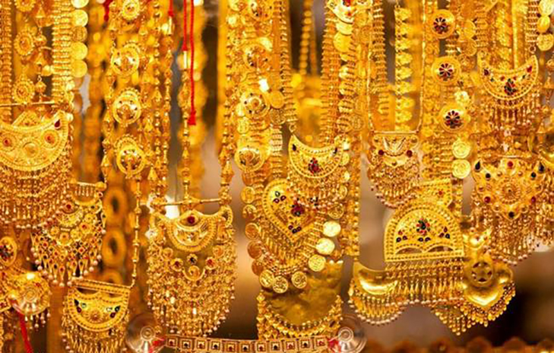 सुनको भाउ घट्यो, कति पुग्याे अाज ?