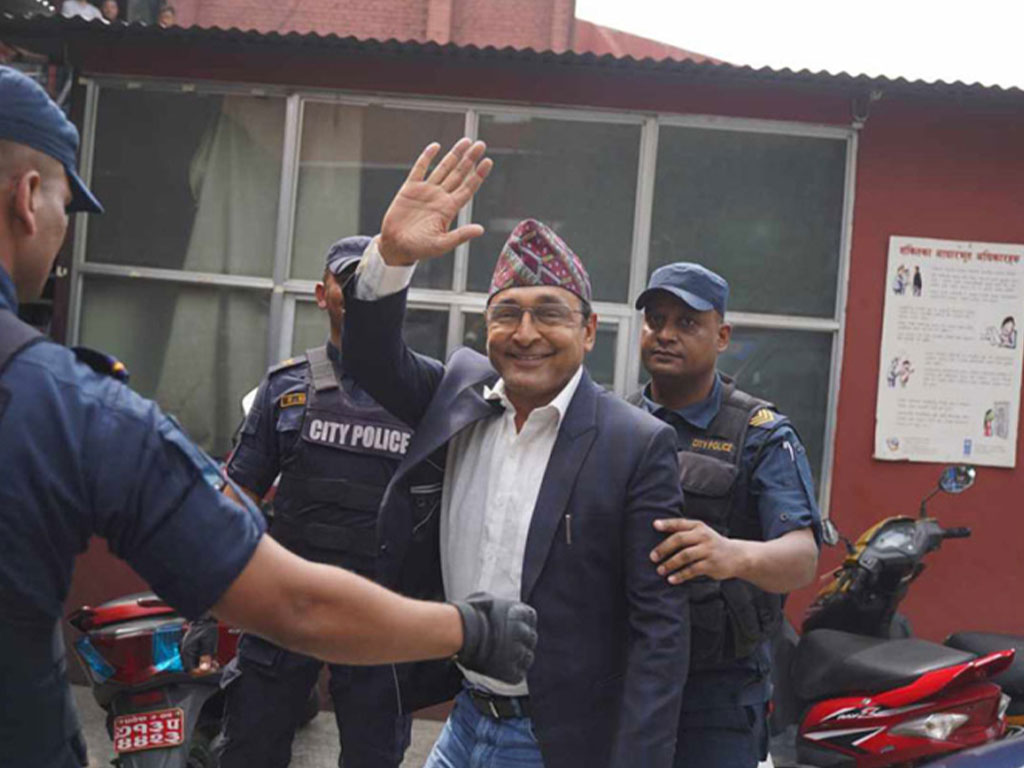 टोपबहादुरको सांसद पद निलम्बन