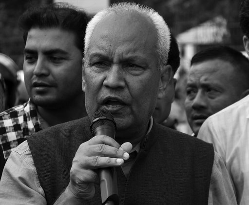 पूर्वमन्त्री खुमबहादुर खड्काको निधन