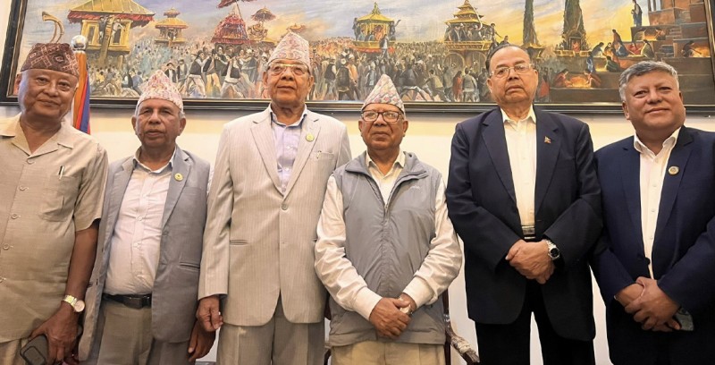 "वामदेव गौतम नेकपा एकीकृत समाजवादीमा प्रवेश: समाजवाद निर्माणको संकल्प गर्दै अघि बढ्ने घोषणा"