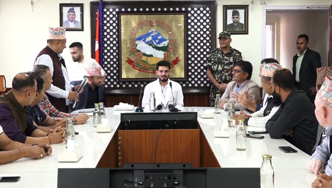 सार्वजनिक यातायातलाई पूर्ण विद्युतीय बनाउने योजनामा सरकार : मन्त्री लम्साल