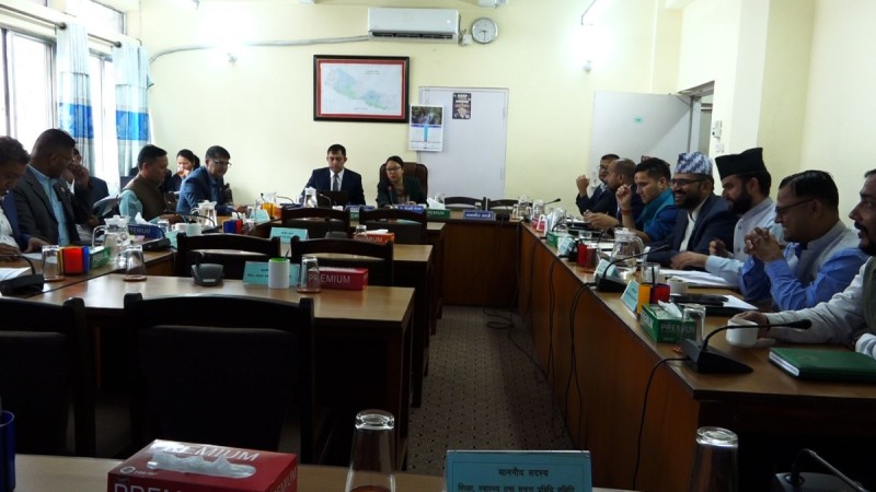 मन्त्री उपस्थित नभएपछि शिक्षा समितिको बैठक स्थगित