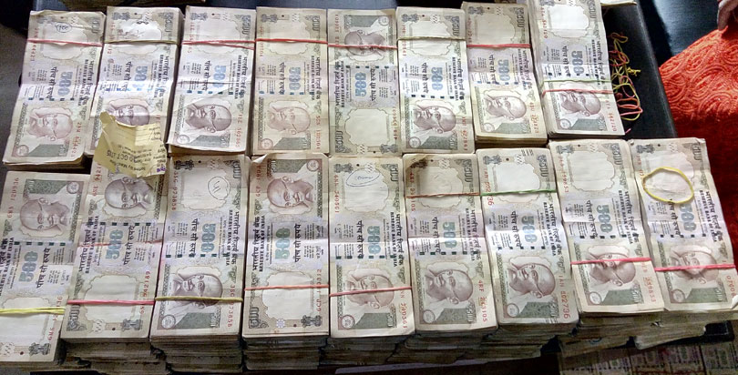 काठमाडौंबाट प्रतिबन्धित भारतीय रुपैयाँसहित १५ जना पक्राउ