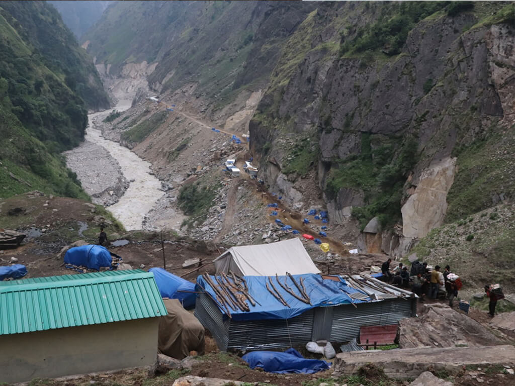 भारतले मानसरोवर जाने सडक बनाउँदा नेपालतिरको बाटोमा क्षति