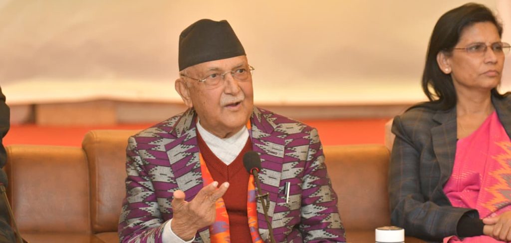 जलेको घरको निरीक्षणपछि ओलीको कडा सन्देश– ‘घर जलाउनेहरूलाई कानुनी कारबाही अनिवार्य’