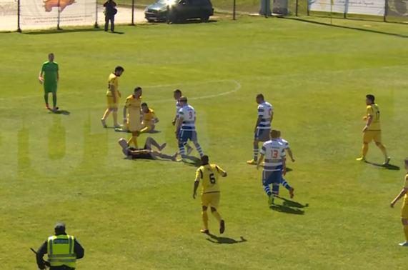 रेफ्रीको नाक भाँच्ने खेलाडीलाई चार वर्षको प्रतिबन्ध (भिडियोसहित)