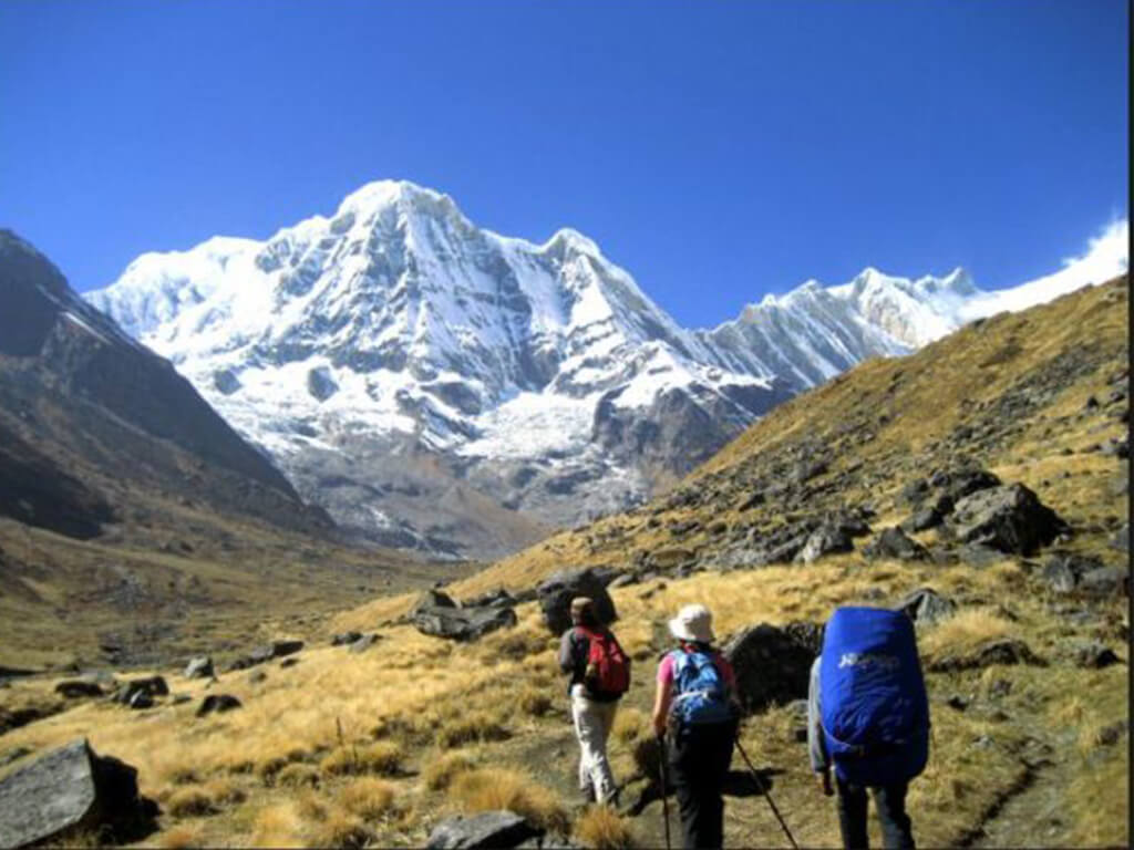 एकैदिन ६७ जना अन्नपूर्ण हिमालको चुचुरोमा