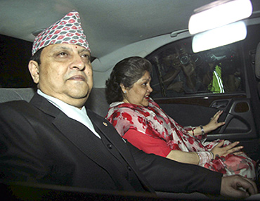 पूर्वराजा ज्ञानेन्द्र शाह दम्पतीलाई कोरोना सङ्क्रमण