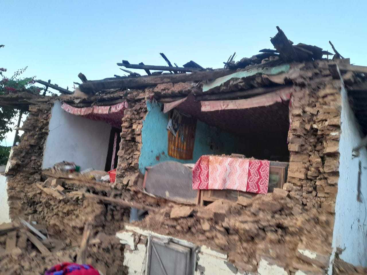 जाजरकोट भूकम्प : अस्थायी आवासको पहिलो किस्ता वितरण प्रारम्भ