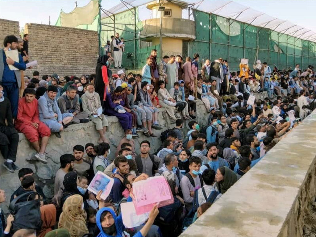 काबुल विस्फोट: विमानस्थलछेउमै स्वदेश फर्कने पालो पर्खंदै ४० नेपाली