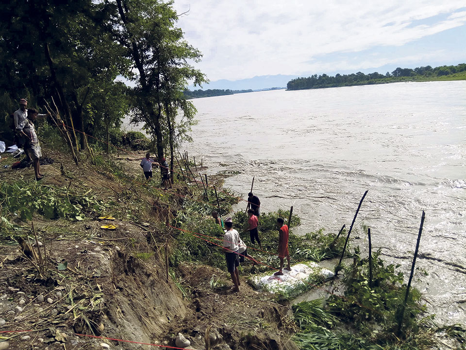 कर्णाली नदीमा पानीको बहाव बढ्यो, सतर्कता अपनाउन आग्रह