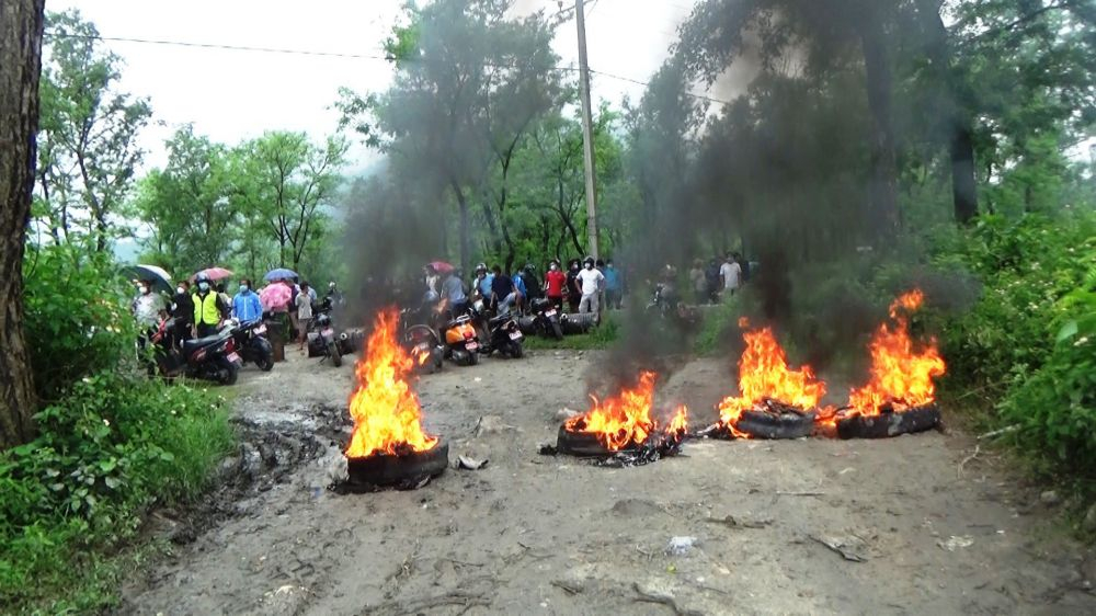 पोखरामा कोरोनाबाट मृत्यु भएका व्यक्तिकाे शव व्यवस्थापनमा अवरोध