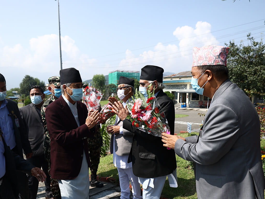 प्रधानमन्त्री देउवाद्वारा साक्षर गण्डकी प्रदेश स्तम्भ अनावरण