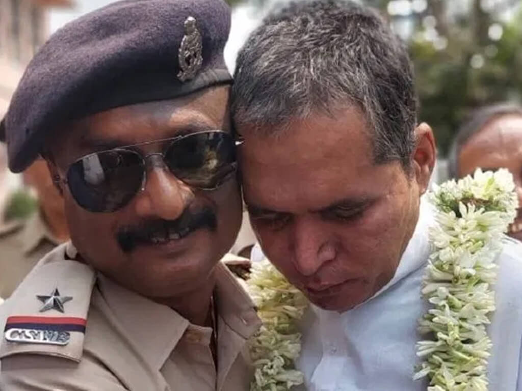 ४० वर्षपछि भारतीय जेलबाट छुटेका दुर्गाप्रसाद नेपाल आइपुगे,भन्छन-आमालाई भेट्न आतुर छु