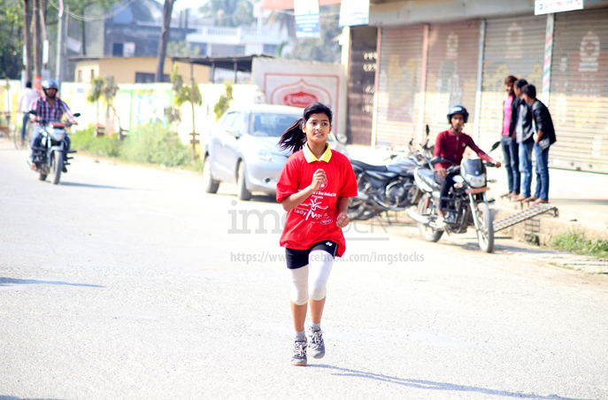 इनोभेटिभ लेडी रोड रन रोज पाण्डेलाई 